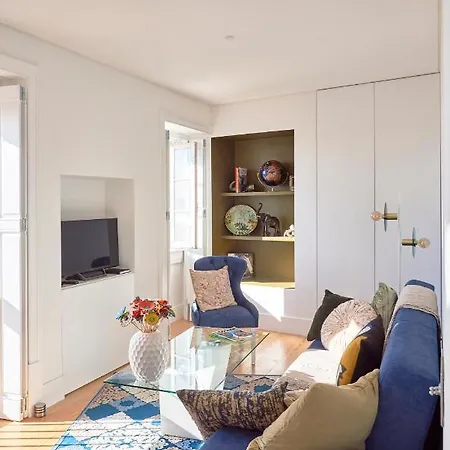 Charming Castelo. Amazing View * Лиссабон