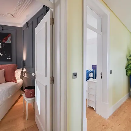 Апартаменты Charming Castelo. Amazing View Лиссабон