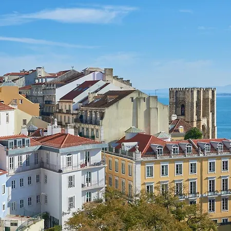 Charming Castelo. Amazing View Лиссабон