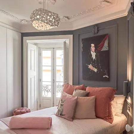 Charming Castelo. Amazing View * Лиссабон